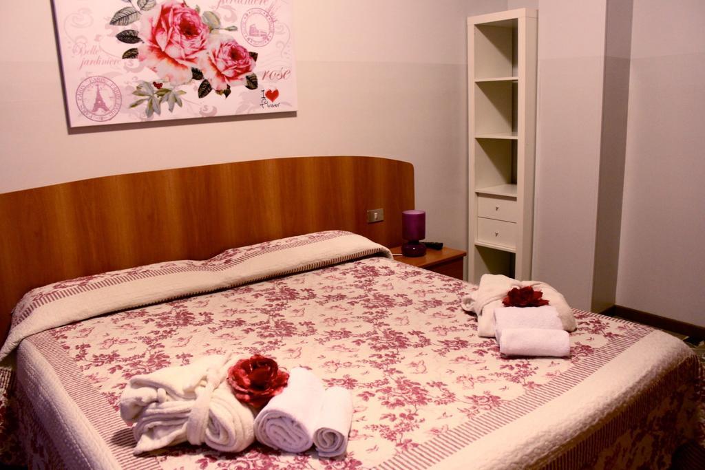 Antica Brianza Alloggi Bed and Breakfast Μπέργκαμο Δωμάτιο φωτογραφία