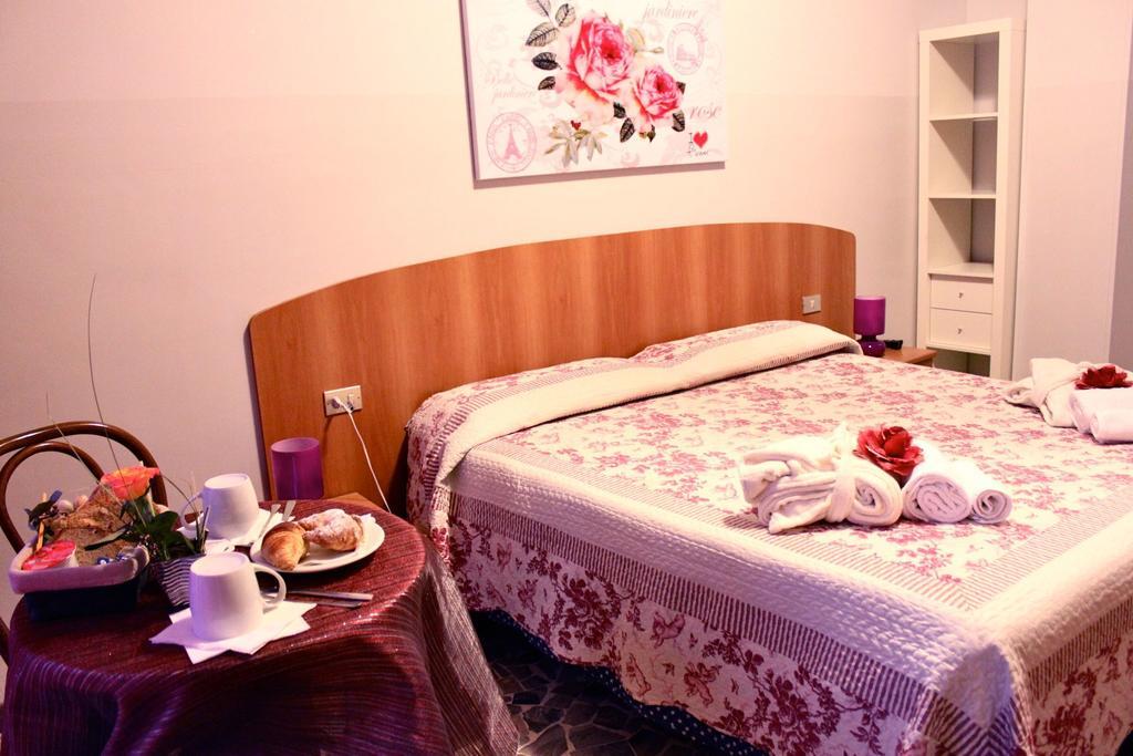 Antica Brianza Alloggi Bed and Breakfast Μπέργκαμο Δωμάτιο φωτογραφία