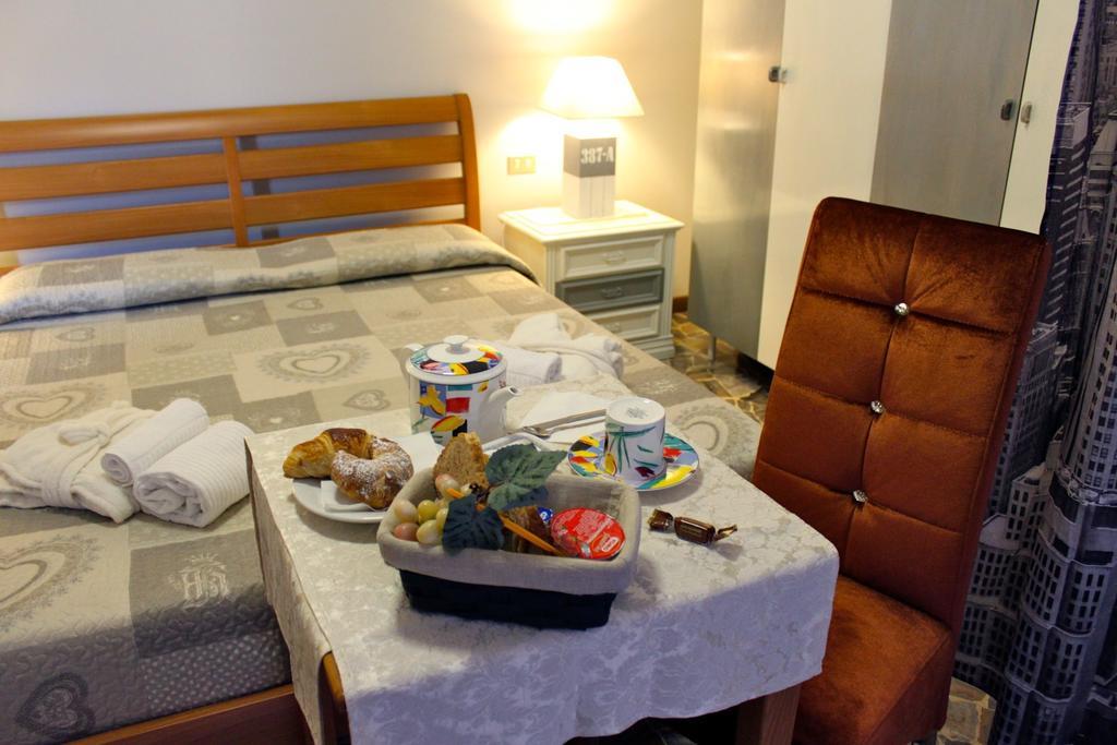Antica Brianza Alloggi Bed and Breakfast Μπέργκαμο Δωμάτιο φωτογραφία