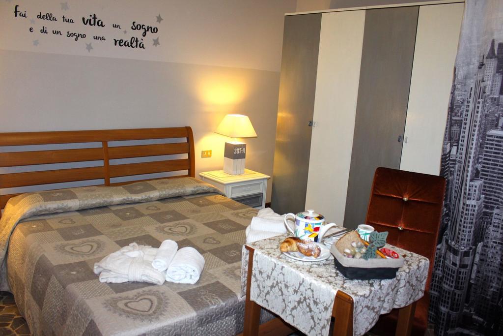 Antica Brianza Alloggi Bed and Breakfast Μπέργκαμο Δωμάτιο φωτογραφία