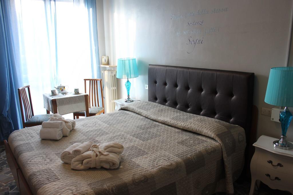 Antica Brianza Alloggi Bed and Breakfast Μπέργκαμο Δωμάτιο φωτογραφία