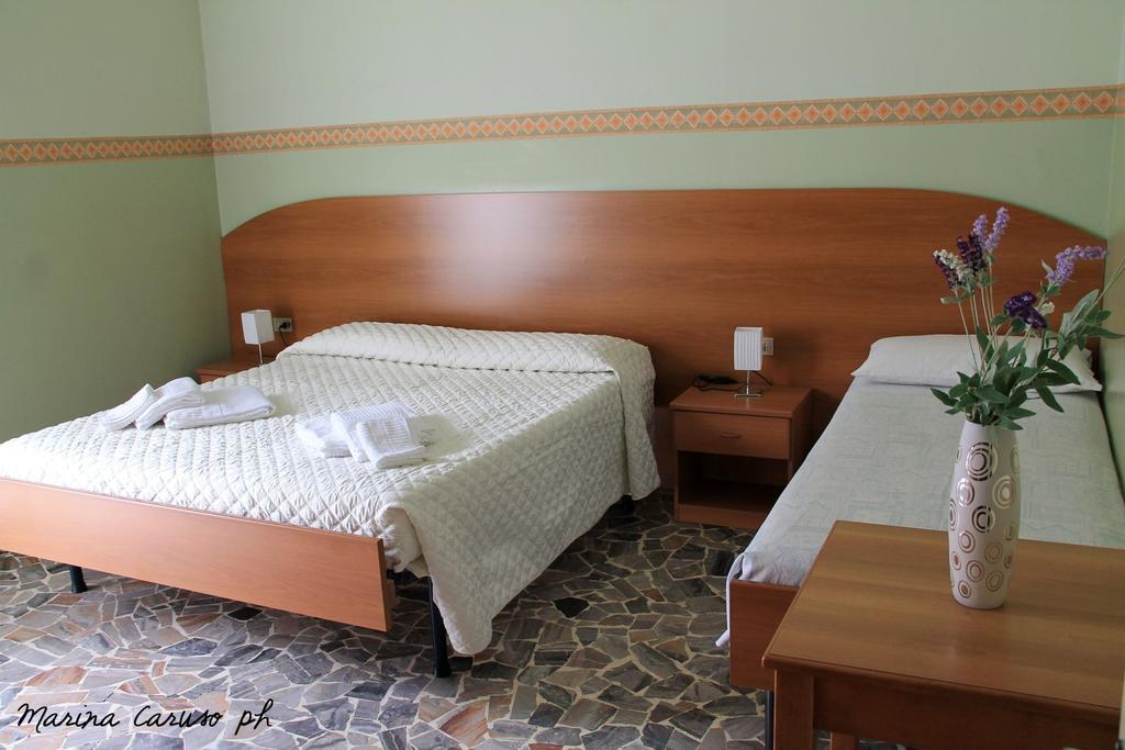 Antica Brianza Alloggi Bed and Breakfast Μπέργκαμο Δωμάτιο φωτογραφία